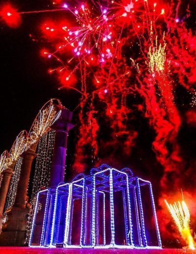 https://diariodevallarta.com/vallartenses-y-turistas-celebran-llegada-del-2019/año nuevo en bahía de banderas
