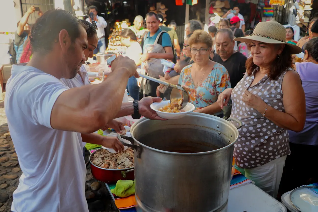 En este momento estás viendo El Mercado del Río Cuale, de fiesta por su 45 aniversario